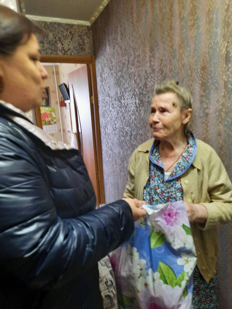 ��������