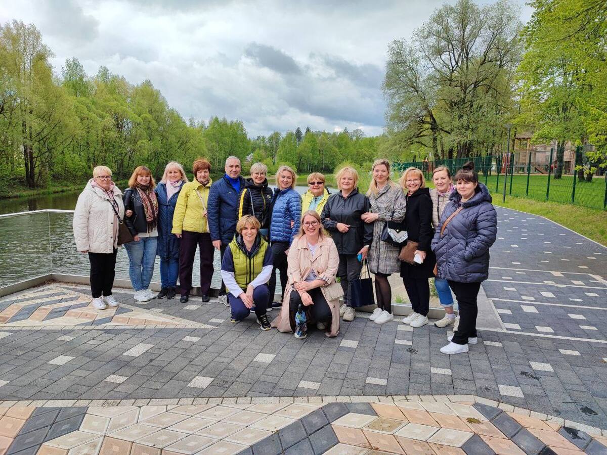 �������