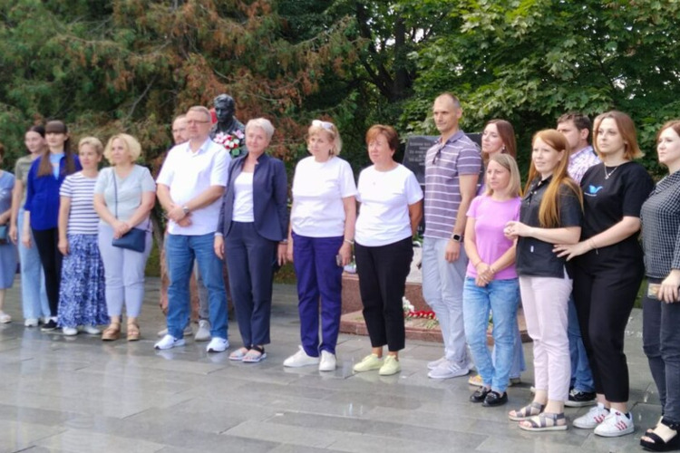 Профактивисты Жуковской больницы провели памятный митинг