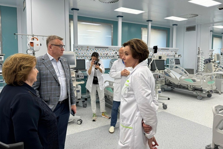 Председатель Обкома посетила детский клинический центр имени Л.М. Рошаля