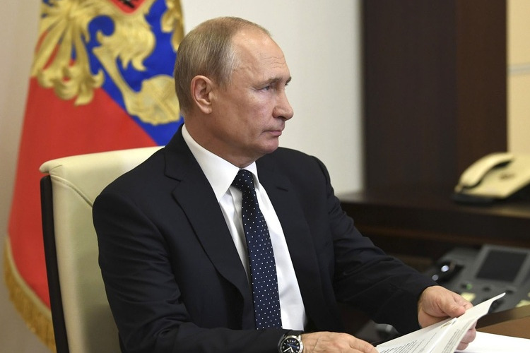 Владимир Путин анонсировал значительное увеличение МРОТ
