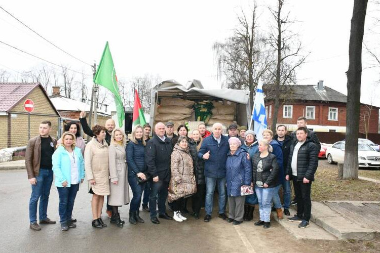 Медики Талдомской больницы передали гуманитарную помощь