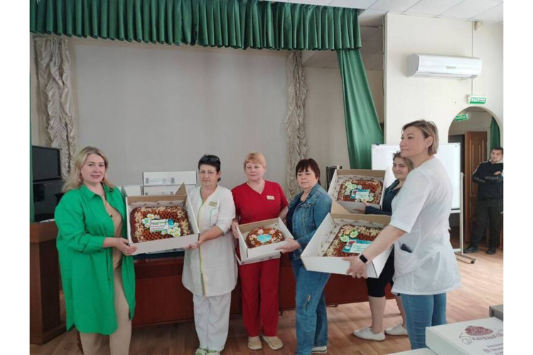 В лучших традициях - пироги всем