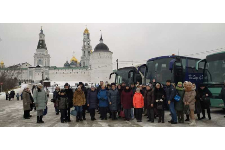 Была организована автобусная экскурсия в г. Сергиев Посад, столицу православия и один из восьми городов, входящих в туристический маршрут «Золотое кольцо России
