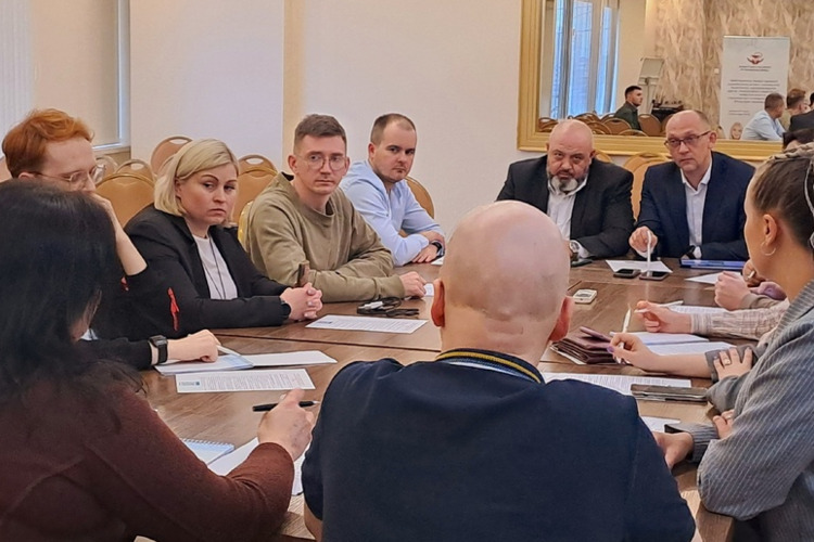 12 вопросов обсудили представители Обкома на заседании постоянно действующей молодежной комиссии